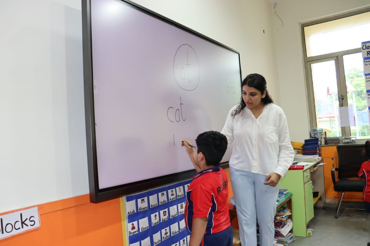 Modern smart classrooms solution featuring interactive flat panels, digital tools, and collaborative learning technology for an innovative educational experience.